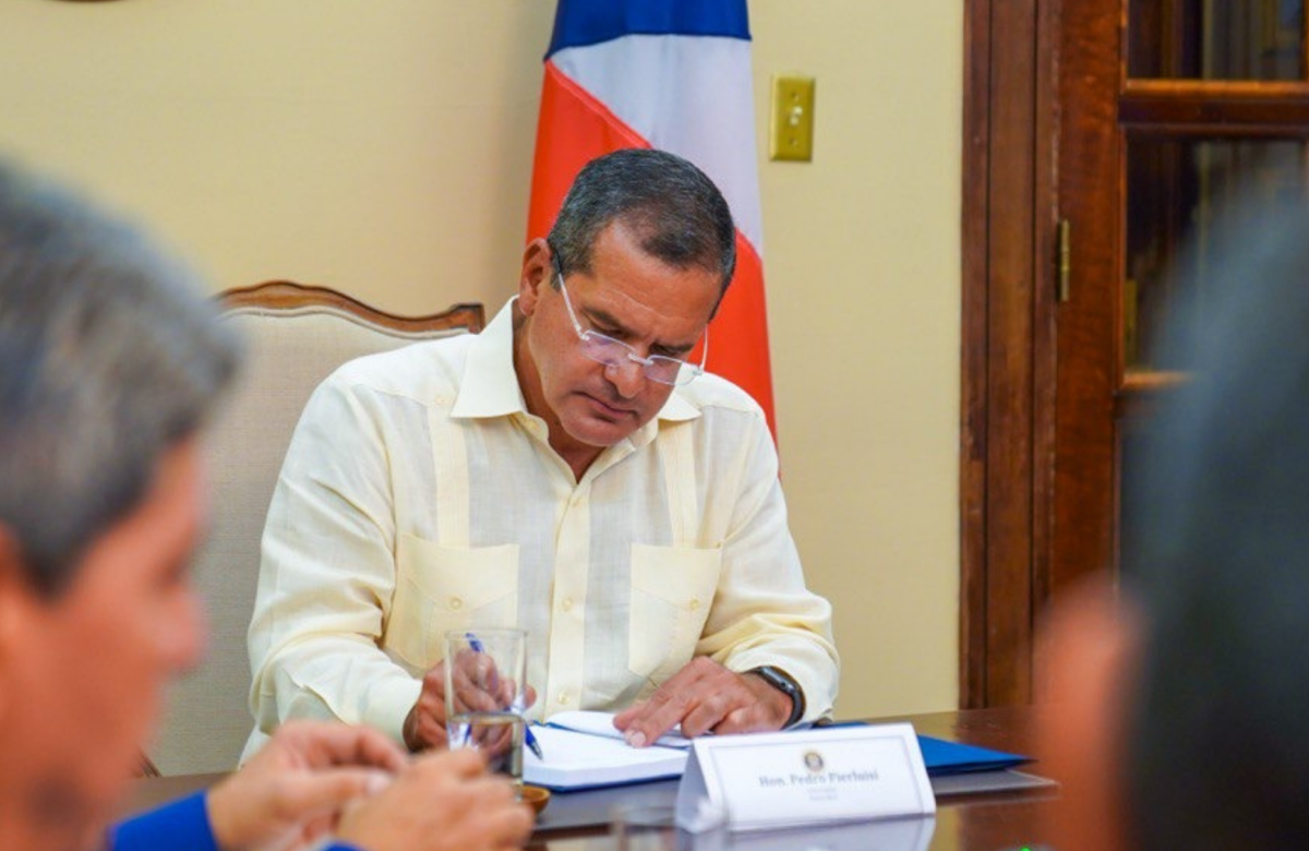 Gobernador firma orden ejecutiva